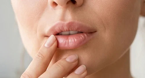 Hydratation de la muqueuse de la bouche (bouche sèche) et hydratation des muqueuses. Image