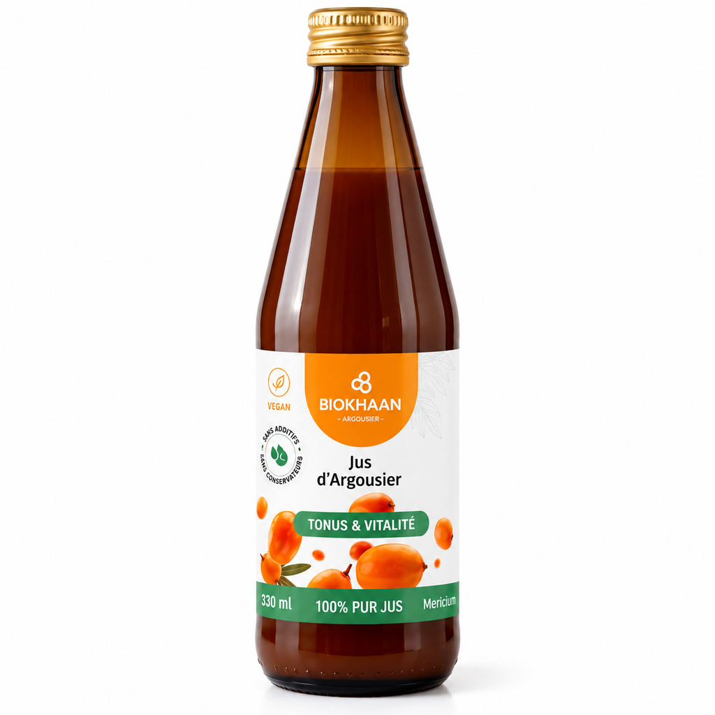 Bouteille de jus d'argousier BIOKHAAN 330 ml sur fond blanc